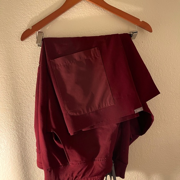 Figs Scurbs - Picture 7 of 7